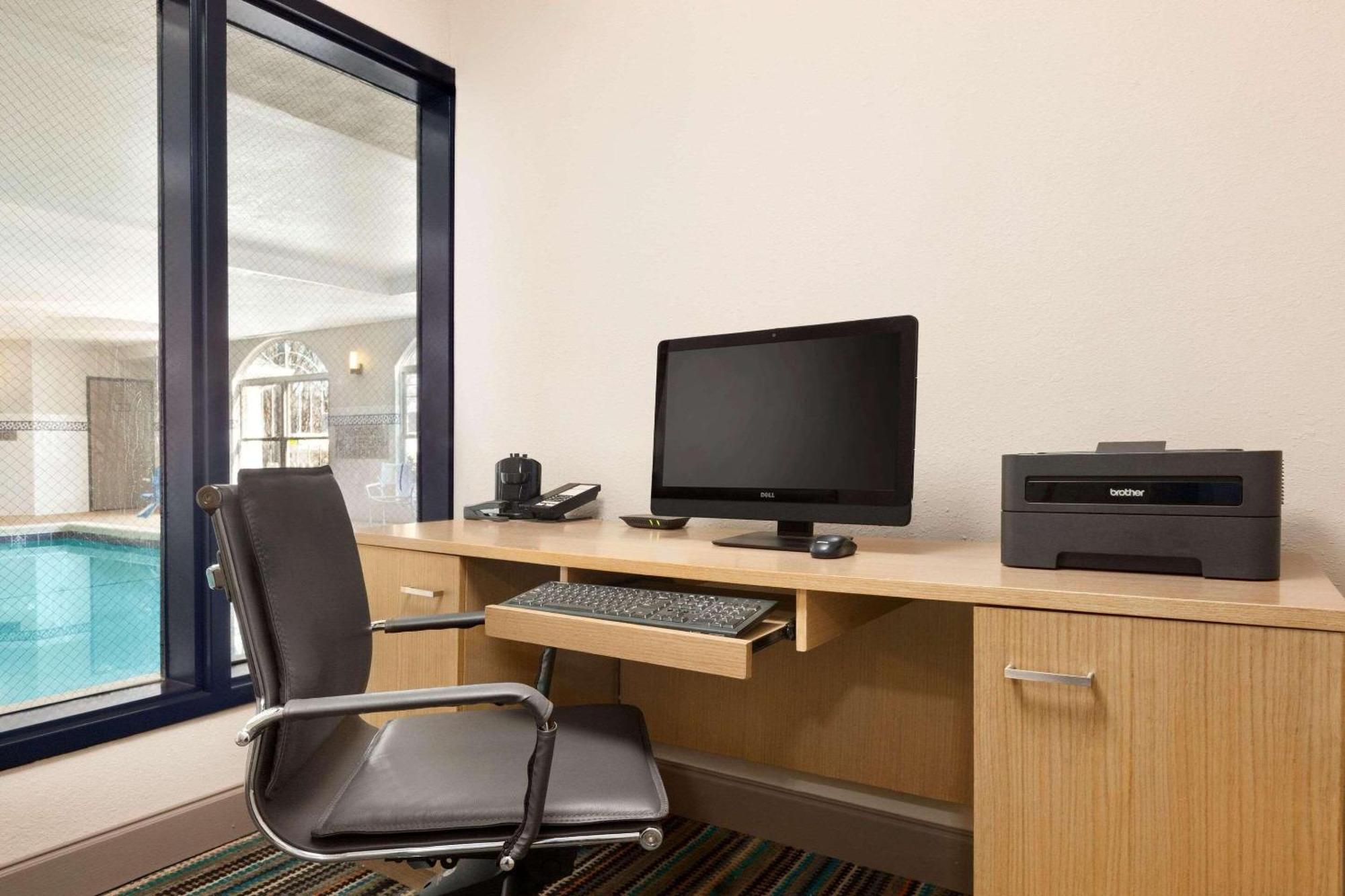 Country Inn & Suites By Radisson, Dalton, Ga Εξωτερικό φωτογραφία